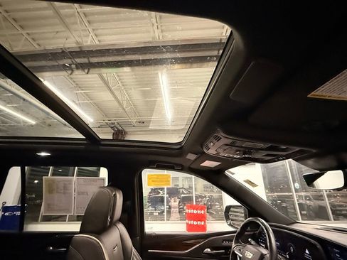 Used 2023 Cadillac Escalade Premium Luxury image 45