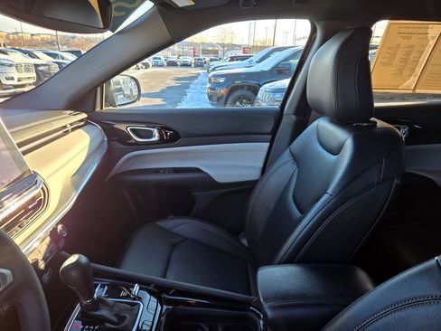 Used 2024 Jeep Compass Limited image 26