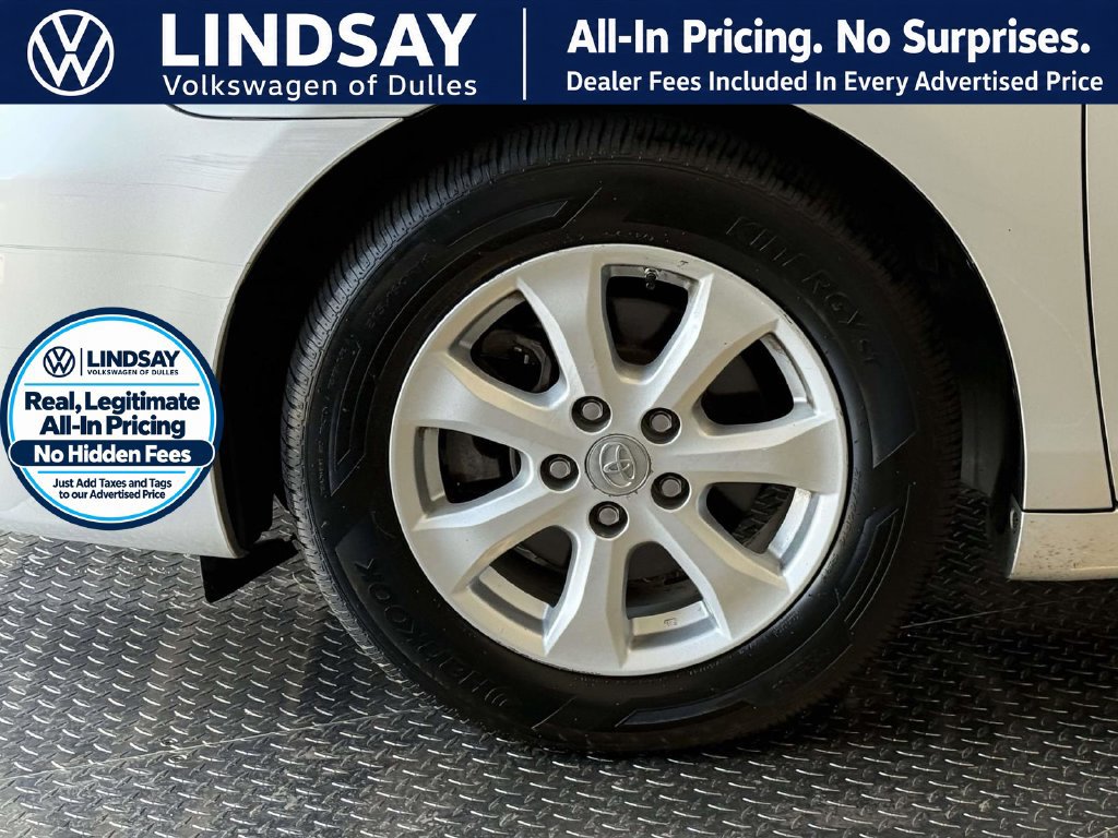 Used 2011 Toyota Camry LE w/ LE Extra-Value Pkg FWD image 8