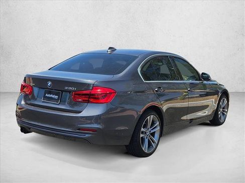 Used 2018 BMW 330i xDrive Sedan AWD/4WD image 5