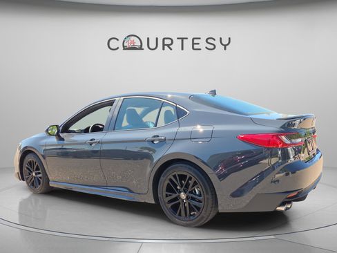 Certified 2025 Toyota Camry SE image 3
