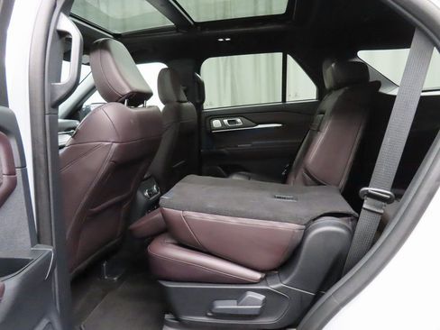 Used 2025 Ford Explorer Platinum image 52