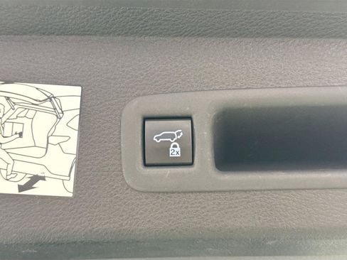 Certified 2024 Toyota Sienna XLE FWD image 38