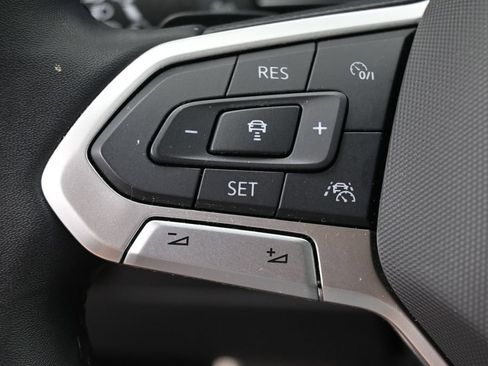 Used 2024 Volkswagen Atlas Peak Edition SE AWD/4WD image 16