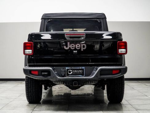 Used 2020 Jeep Gladiator Rubicon w/ Trailer Tow Package image 12