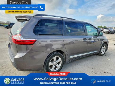 Used 2017 Toyota Sienna LE FWD image 4