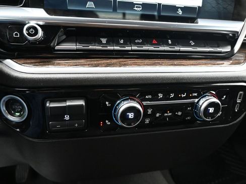 Used 2024 GMC Sierra 2500 SLE w/ SLE Value Package; image 17