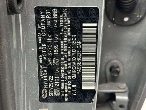 Used 2023 Hyundai Venue Limited image 20