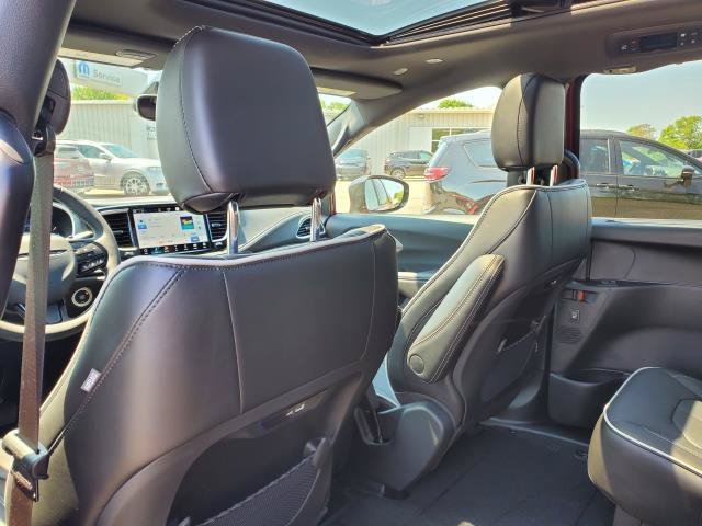 New 2027 Chrysler Pacifica Limited FWD image 26