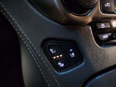 Used 2020 GMC Yukon XL Denali w/ Denali Ultimate Package image 43