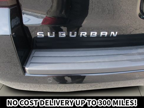 Used 2018 Chevrolet Suburban LT AWD/4WD image 13