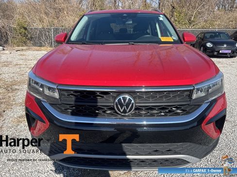 Used 2022 Volkswagen Taos SE w/ Panoramic Sunroof Package image 8