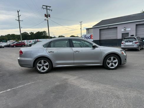Used 2013 Volkswagen Passat 2.5 SE FWD image 6