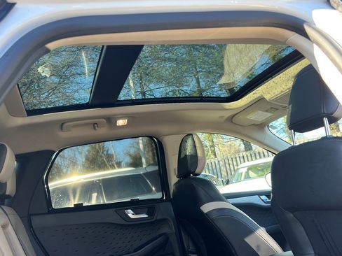 Used 2020 Ford Escape SE Sport image 13