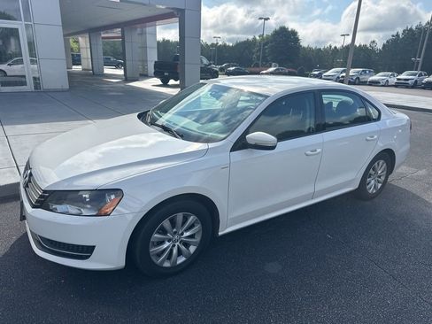 Used 2015 Volkswagen Passat 1.8T Wolfsburg Edition FWD image 2