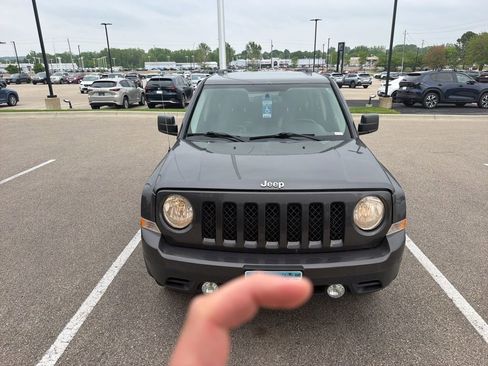 Used 2015 Jeep Patriot High Altitude AWD/4WD image 4