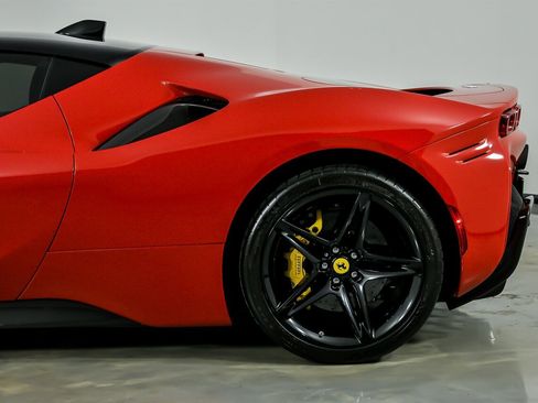 Used 2023 Ferrari SF90 Stradale image 9