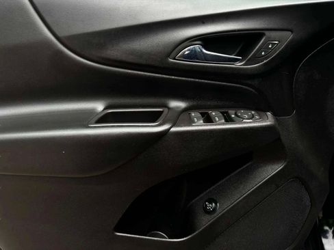 Used 2019 Chevrolet Equinox LT w/ Driver Convenience Package image 21