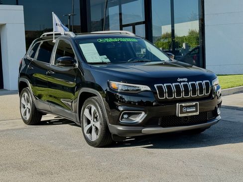 Used 2019 Jeep Cherokee Limited w/ Technology Group FWD image 8