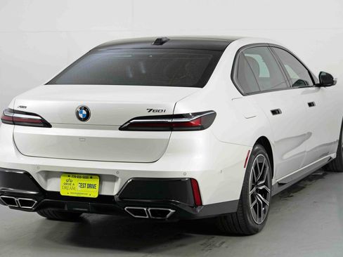 Used 2023 BMW 760i xDrive image 66