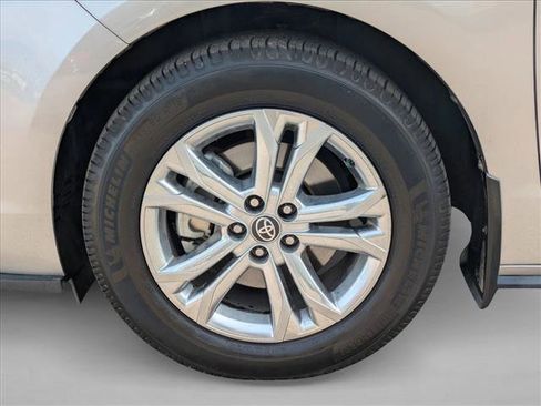 Used 2022 Toyota Sienna XSE image 26