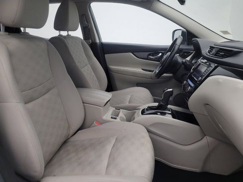 Used 2022 Nissan Rogue Sport SV image 21