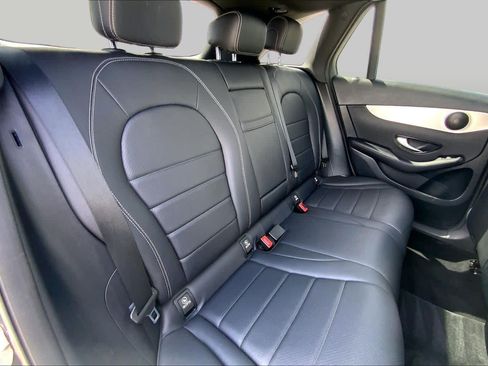 Used 2021 Mercedes-Benz GLC 300 4MATIC image 18