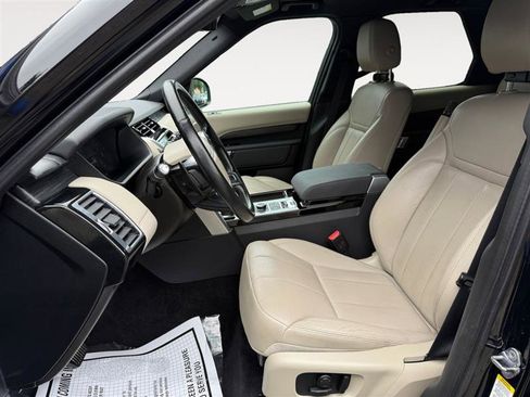 Used 2018 Land Rover Discovery HSE image 10