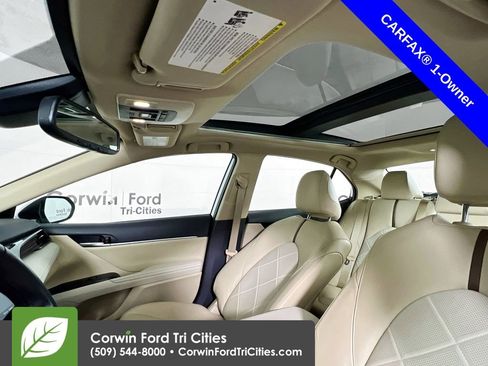 Used 2019 Toyota Camry XLE image 25