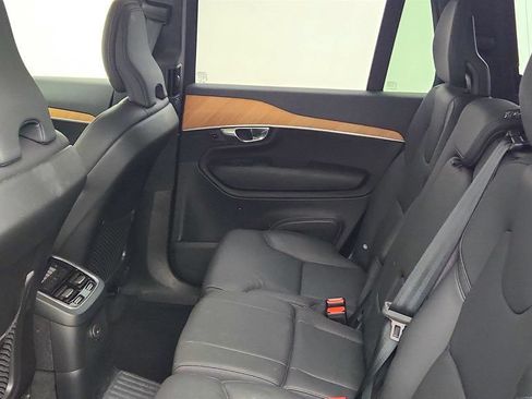 Used 2025 Volvo XC90 T8 Plus w/ Protection Package Premier AWD/4WD image 18