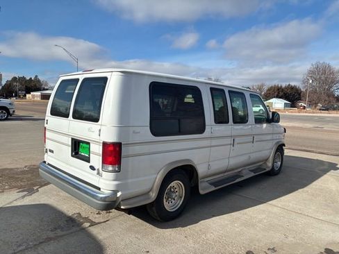 Used 1999 Ford E-150 and Econoline 150 image 6