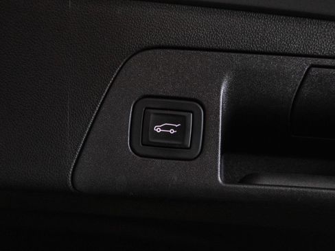 Used 2023 Buick Envision Essence image 24