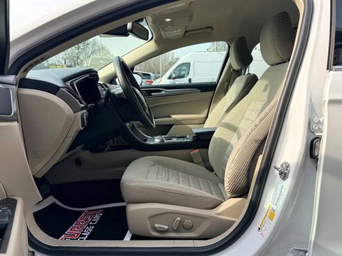 Used 2020 Ford Fusion SE image 16