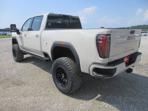 New 2026 GMC Sierra 2500 AT4 w/ AT4 Premium Plus Package AWD/4WD image 11