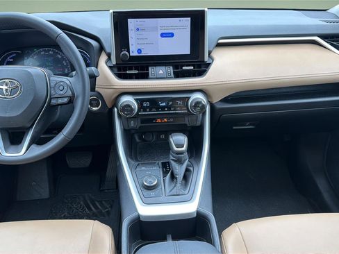 Used 2024 Toyota RAV4 XLE Premium image 9