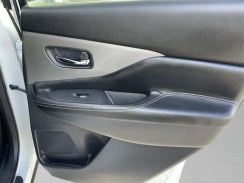 Used 2024 Nissan Murano SV image 14