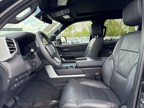 Used 2025 Toyota Tundra Platinum AWD/4WD image 9