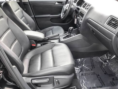 Used 2014 Volkswagen Jetta SE image 32