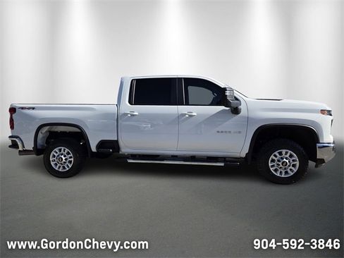 Used 2025 Chevrolet Silverado 2500 LT w/ Convenience Package image 7