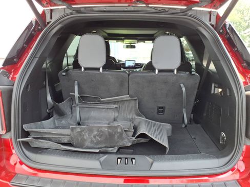 Certified 2023 Ford Explorer ST-Line w/ Class IV Trailer Tow Package AWD/4WD image 8