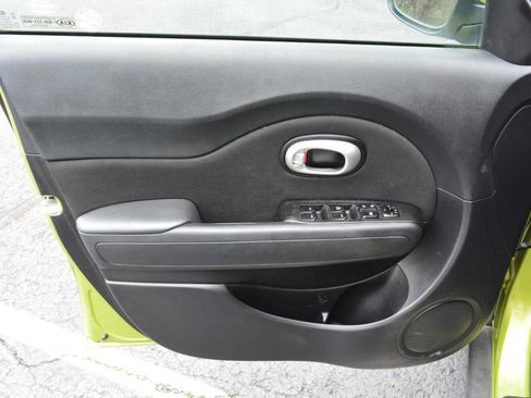 Used 2015 Kia Soul image 9