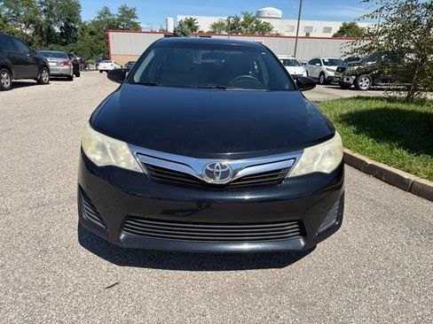 Used 2013 Toyota Camry LE FWD image 2