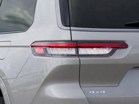 New 2026 Jeep Grand Cherokee L Limited AWD/4WD image 9