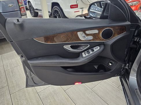 Used 2018 Mercedes-Benz C 300 Sedan w/ Premium Package image 39