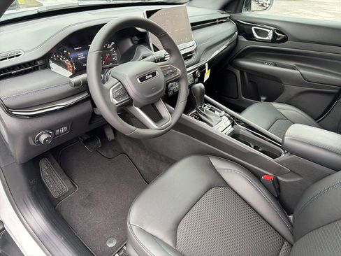 New 2026 Jeep Compass Latitude image 29