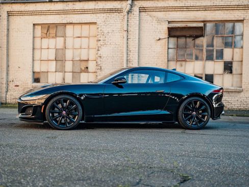 Used 2021 Jaguar F-TYPE R image 6