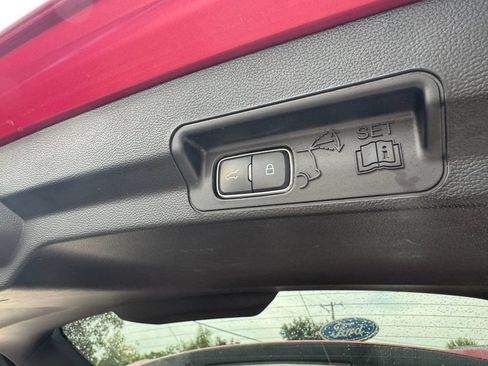 Used 2024 Ford Explorer XLT w/ Equipment Group 202A AWD/4WD image 12
