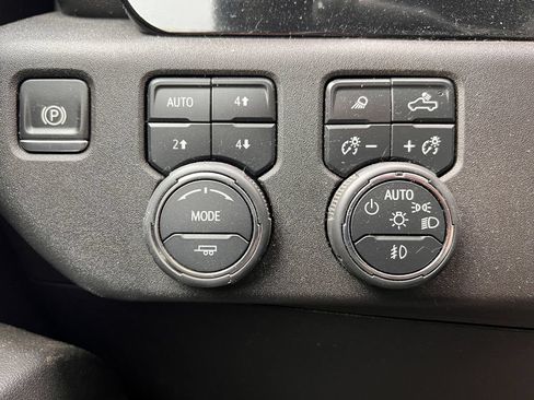 Used 2024 Chevrolet Silverado 2500 LTZ w/ LTZ Plus Package AWD/4WD image 25