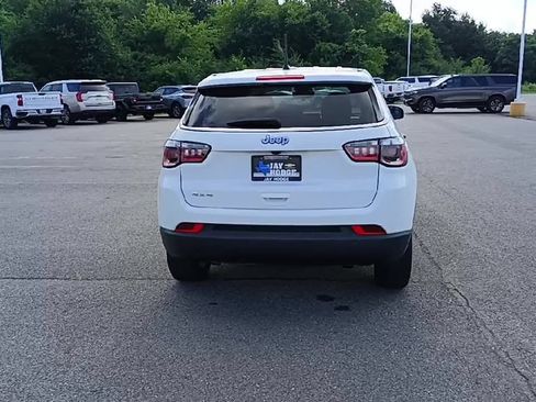 Used 2023 Jeep Compass Sport AWD/4WD image 7