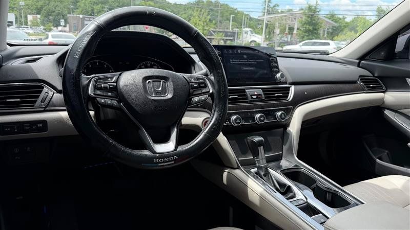 Used 2018 Honda Accord Touring image 25